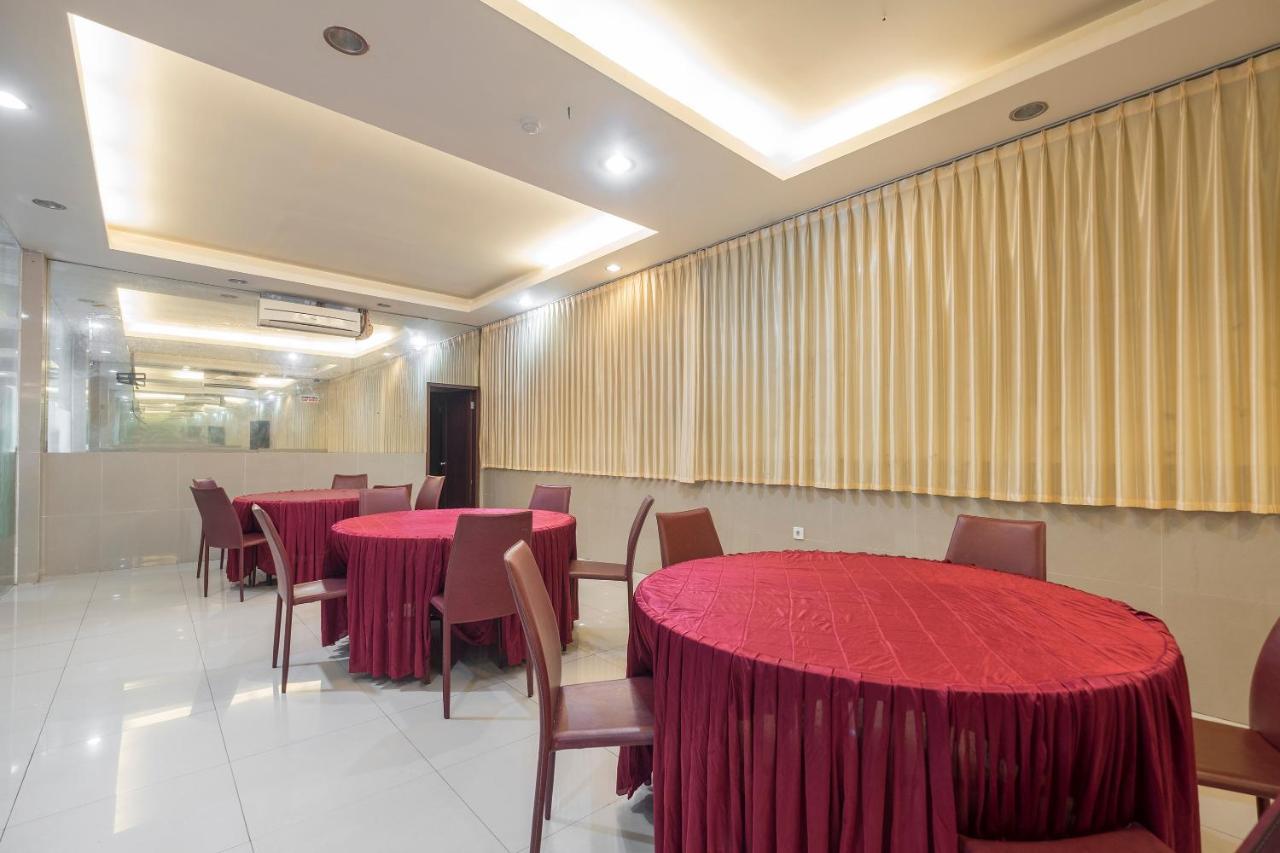 Agraha Andalas Hotel Makassar Exterior photo