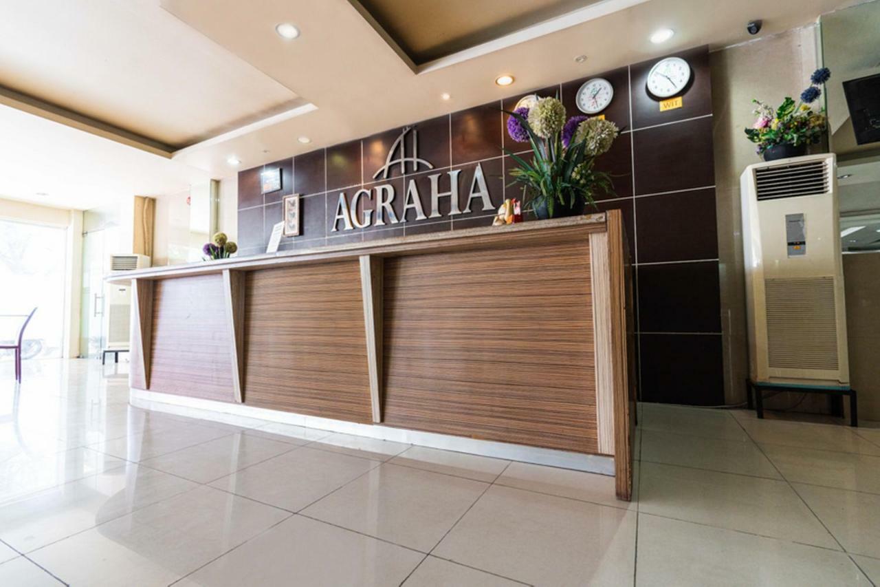 Agraha Andalas Hotel Makassar Exterior photo