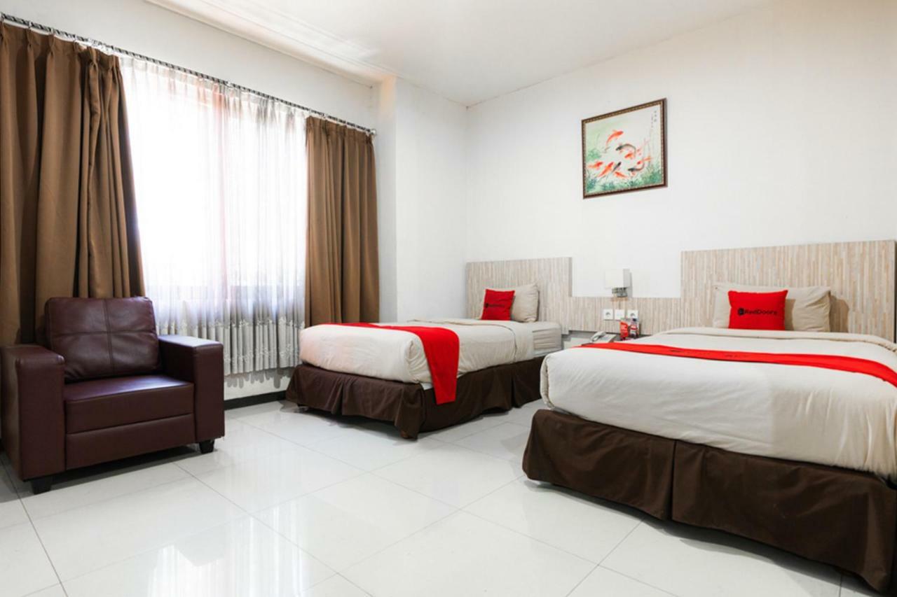 Agraha Andalas Hotel Makassar Exterior photo