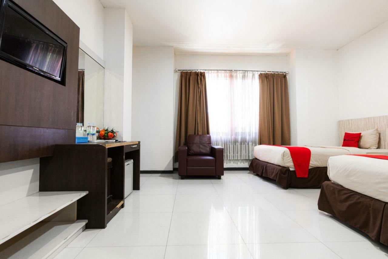 Agraha Andalas Hotel Makassar Exterior photo