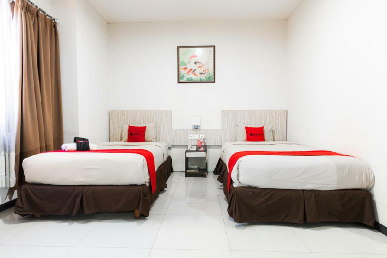 Agraha Andalas Hotel Makassar Exterior photo